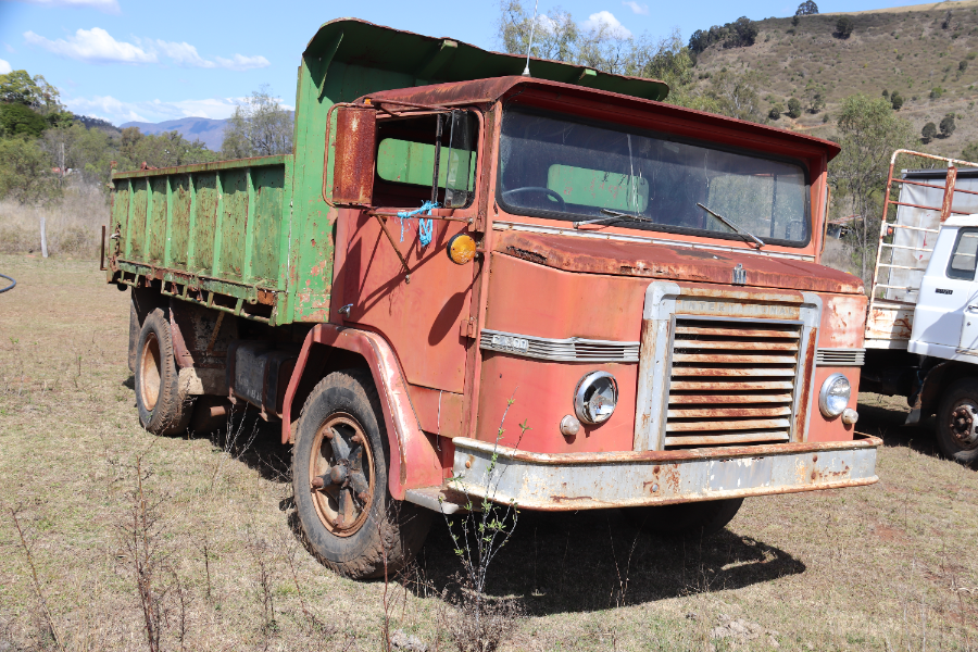 Lot52 - C1800 Inter Truck | AuctionsPlus