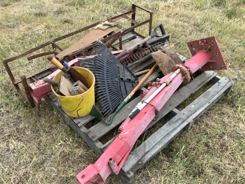 Lot 20 - Ute Crane, Car ramps, Tools | AuctionsPlus
