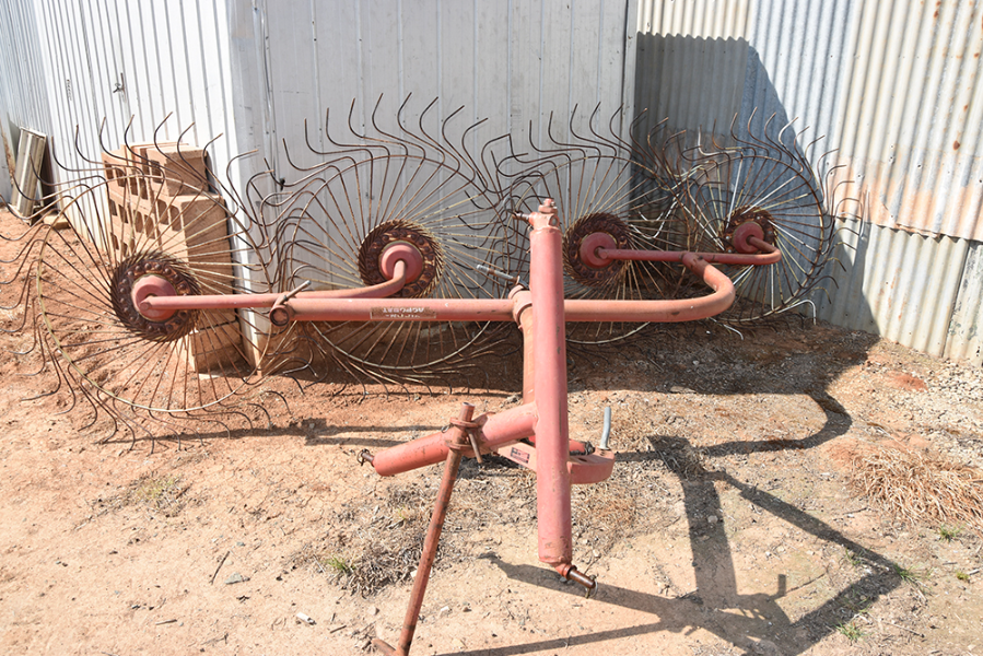 Lot 11 - Vicon Acrobat Hay Rake | AuctionsPlus