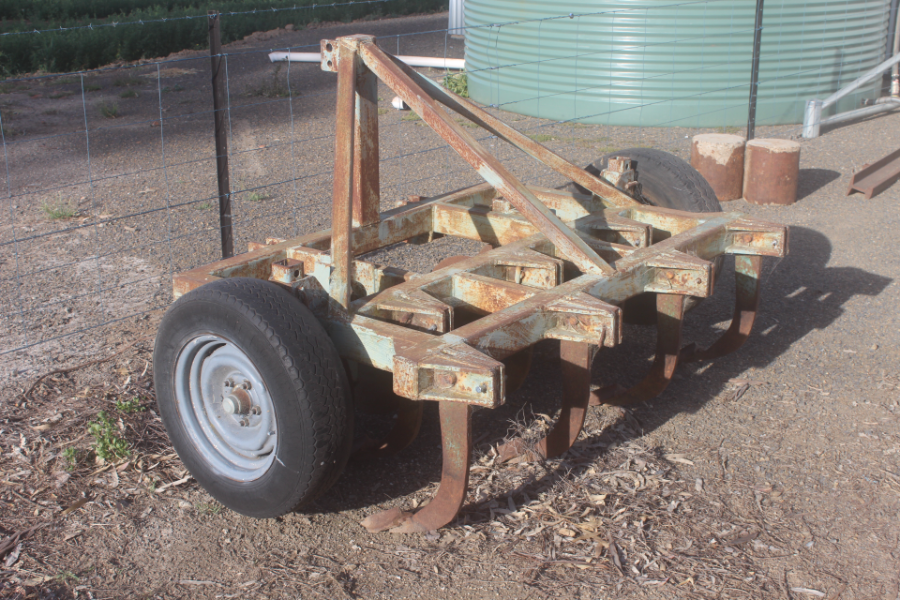 Lot 57 - 7 Tyne 3PL Heavy Duty Ripper | AuctionsPlus
