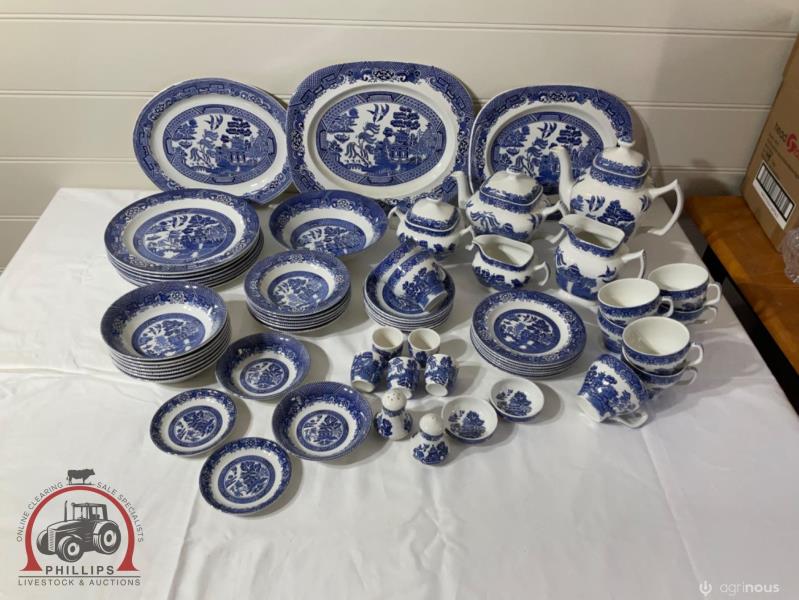 Lot 53 Willow dinner set and serving plates, tea and coffee pots