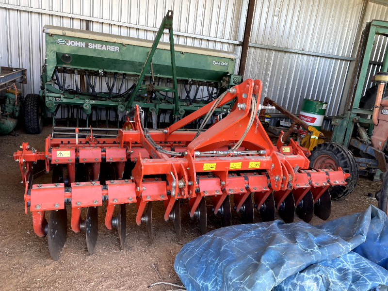 Lot 4 - Speed Tiller | AuctionsPlus