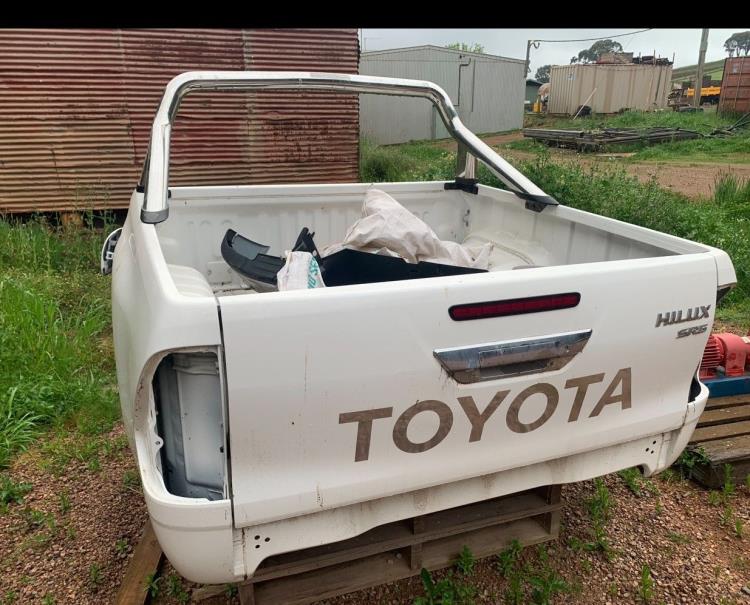 Lot 110 Toyota Hilux SR5 Ute Tub White AuctionsPlus