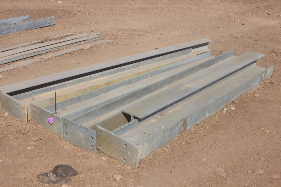Lot 300 - 6x Shed Posts | AuctionsPlus