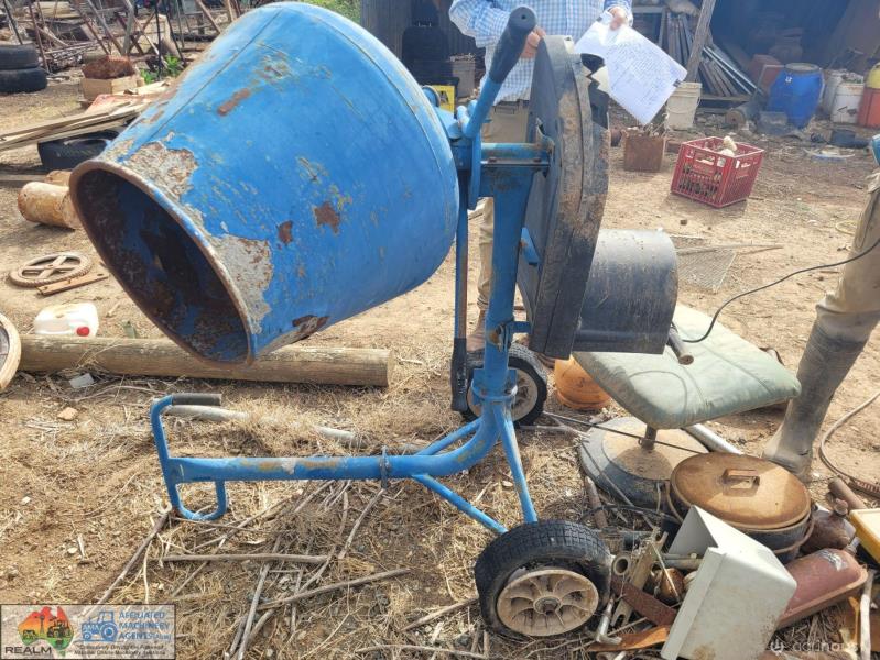 Lot 25 Electric Cement Mixer (Clean & working) AuctionsPlus