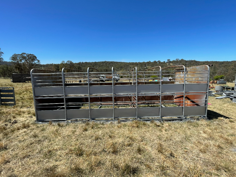 Lot 16 Cattle Crate AuctionsPlus