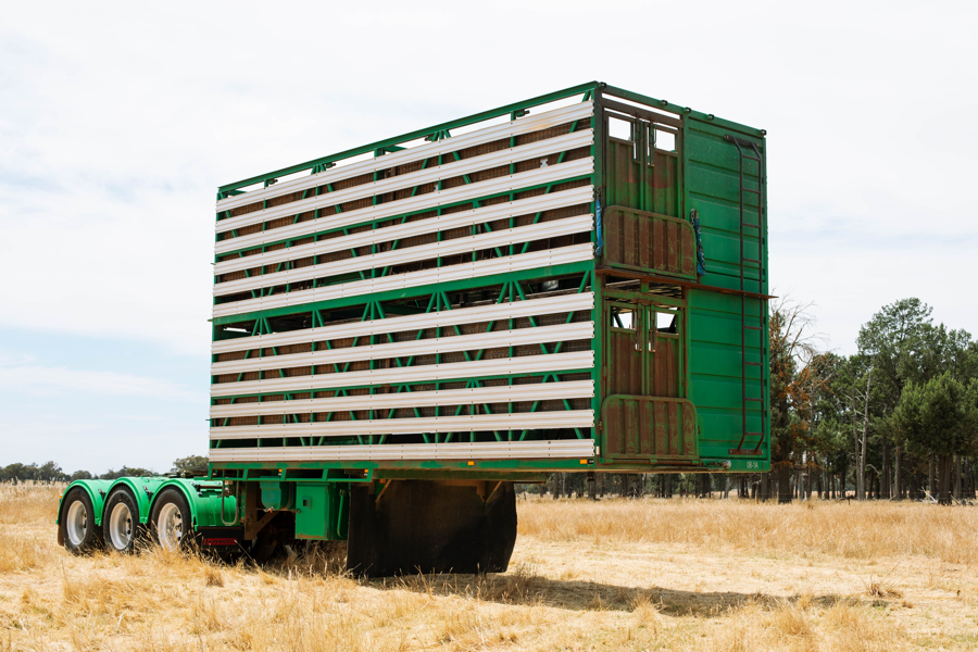 Lot 3 2008 Dunns Engineering 4x2 A Trailer AuctionsPlus