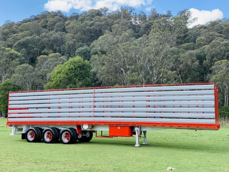Lot 10 Livestock Trailer and 2x1 Crate (No GST Applicable) AuctionsPlus