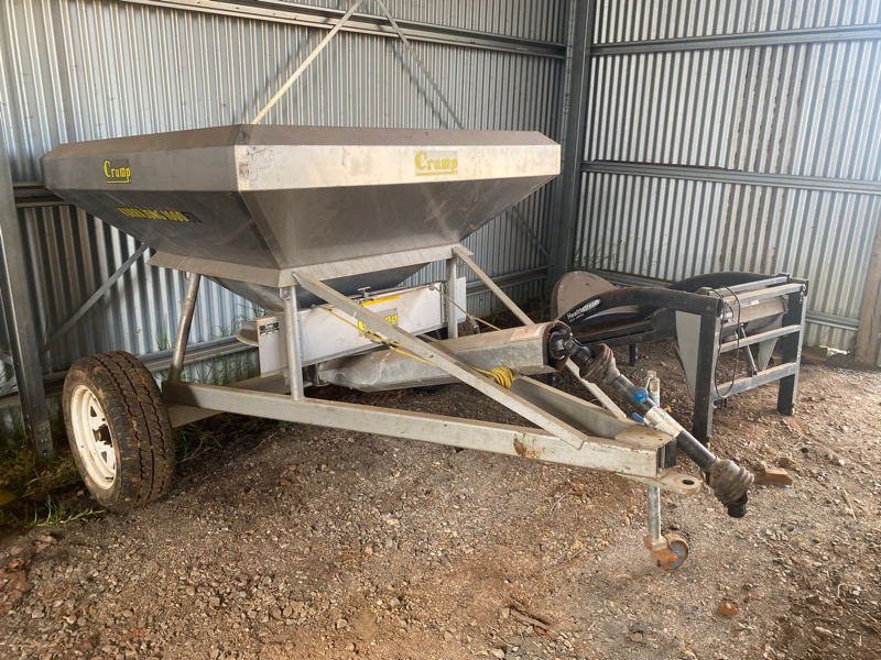 Lot 26 Crump Kurrajong 1000 Big Volume trailing spreader AuctionsPlus