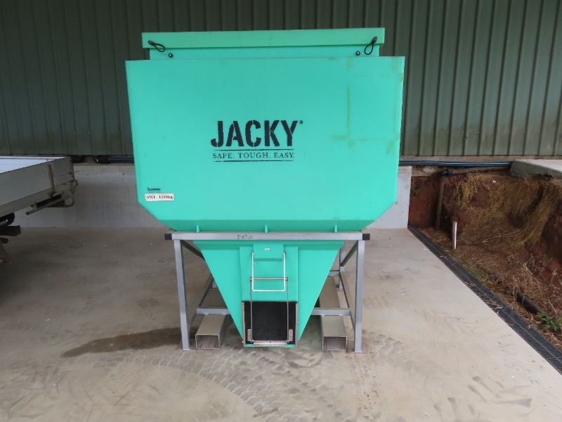 Lot 35 Jacky Bin AuctionsPlus
