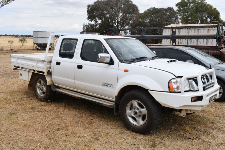 Lot 3 Nissan Navara STR dual cab ute AuctionsPlus