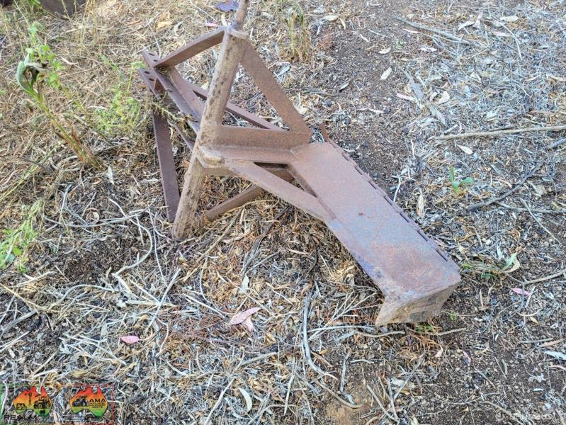 Lot 104 - 3pl Pipelaying Ripper | AuctionsPlus