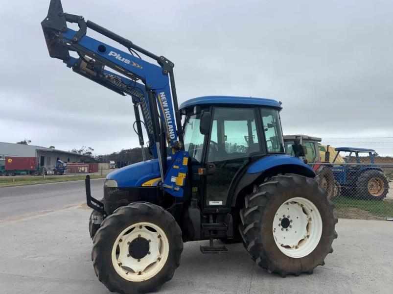 Lot 3 - New Holland TD70D Tractor w/ FEL | AuctionsPlus