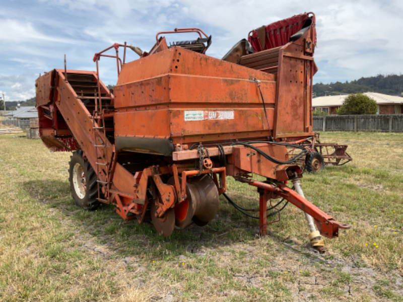 Lot 96 - Potato Harvester | AuctionsPlus