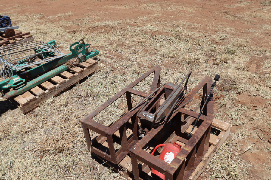 Lot 62 - Branding furnace, Fire Bug, steel car ramps | AuctionsPlus