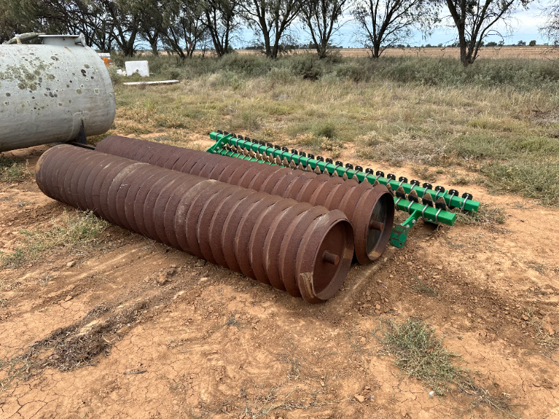 Lot 52 - 6.5m Ridge Roller and Mud Scrapers | AuctionsPlus