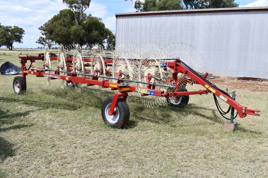 Lot 18 - Sitrex Explorer MX12 hay rake | AuctionsPlus