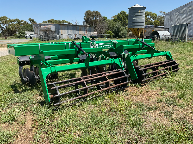 Lot 18 - 2022 K-LINE TRACK RENOVATOR | AuctionsPlus