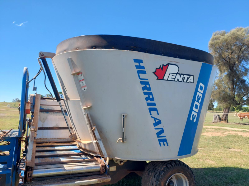 Lot 18 Penta 3030 Vertical mixer AuctionsPlus