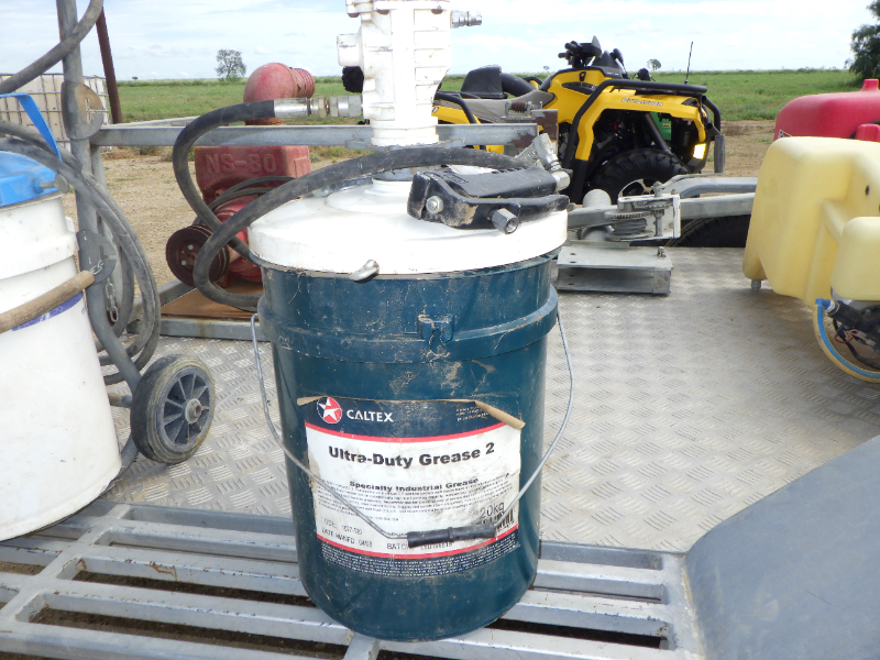 Lot 118 - SAMOA AIR OPERATED GREASE GUN | AuctionsPlus