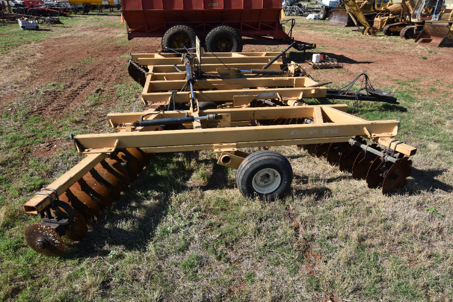 Lot 75 - Ezee-Un 4600, 66 disc offset folding plough | AuctionsPlus