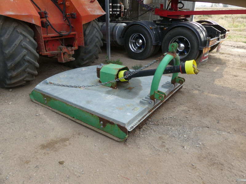 Lot 235 - 6ft Slasher | AuctionsPlus