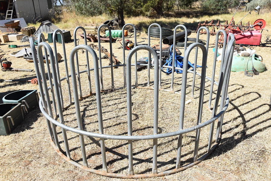 Lot 14 - Hay Ring | AuctionsPlus