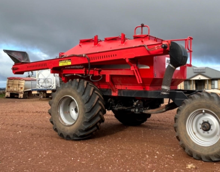 ELDERS HOLBROOK MULTI VENDOR CLEARING SALE NSW Auction 961
