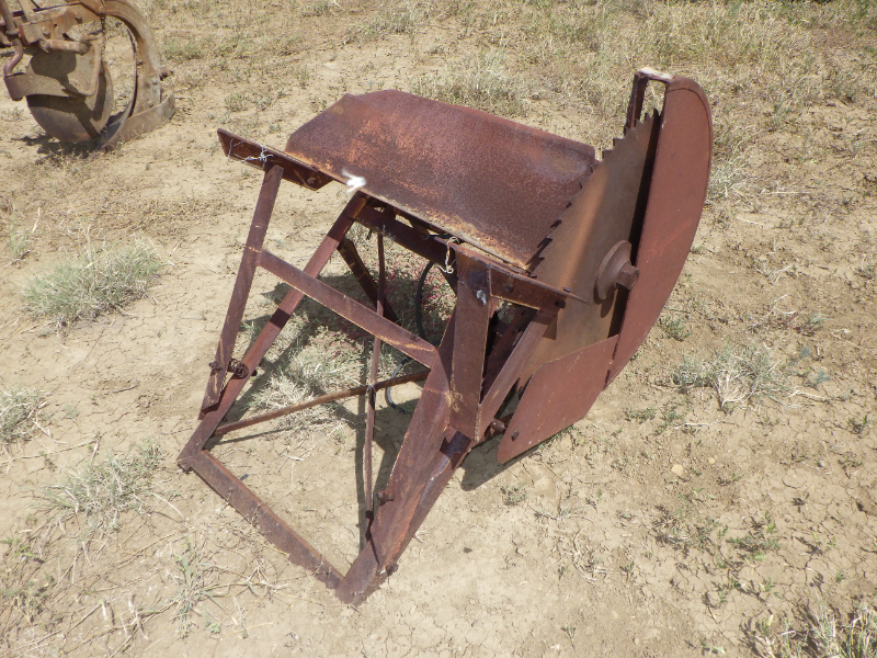 Lot 157 - MASSEY FERGUSON SAW BENCH | AuctionsPlus