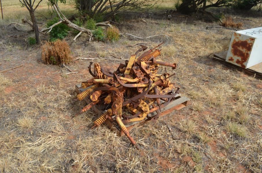 Lot 104 - Scarifier Tynes | AuctionsPlus