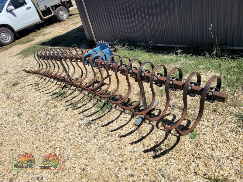 Coring Rake Lot 43 - 3m Stick Rake Attachment | AuctionsPlus