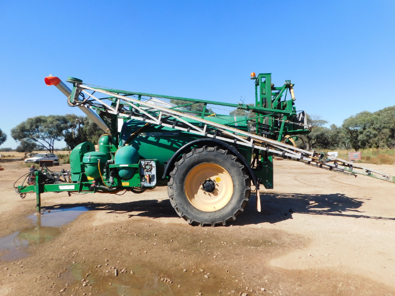 Lot 172 - GOLDACRE PRAIRIE 5000 LITRE BOOMSPRAY | AuctionsPlus