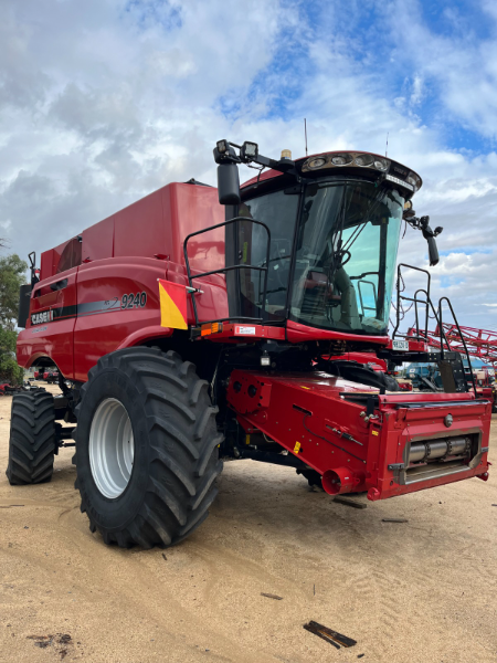 Lot 3 - CASE IH 9240 COMBINE | AuctionsPlus