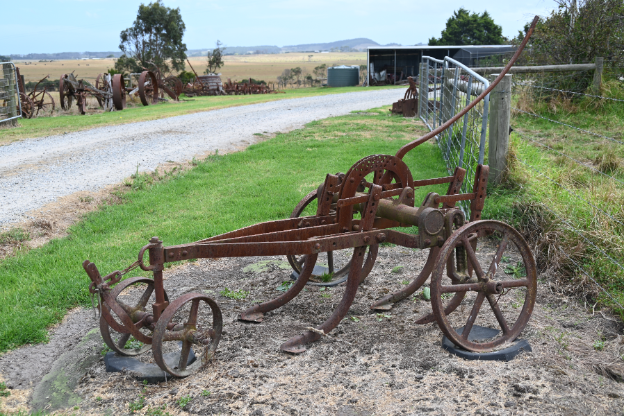 Lot 47 - Ripper | AuctionsPlus