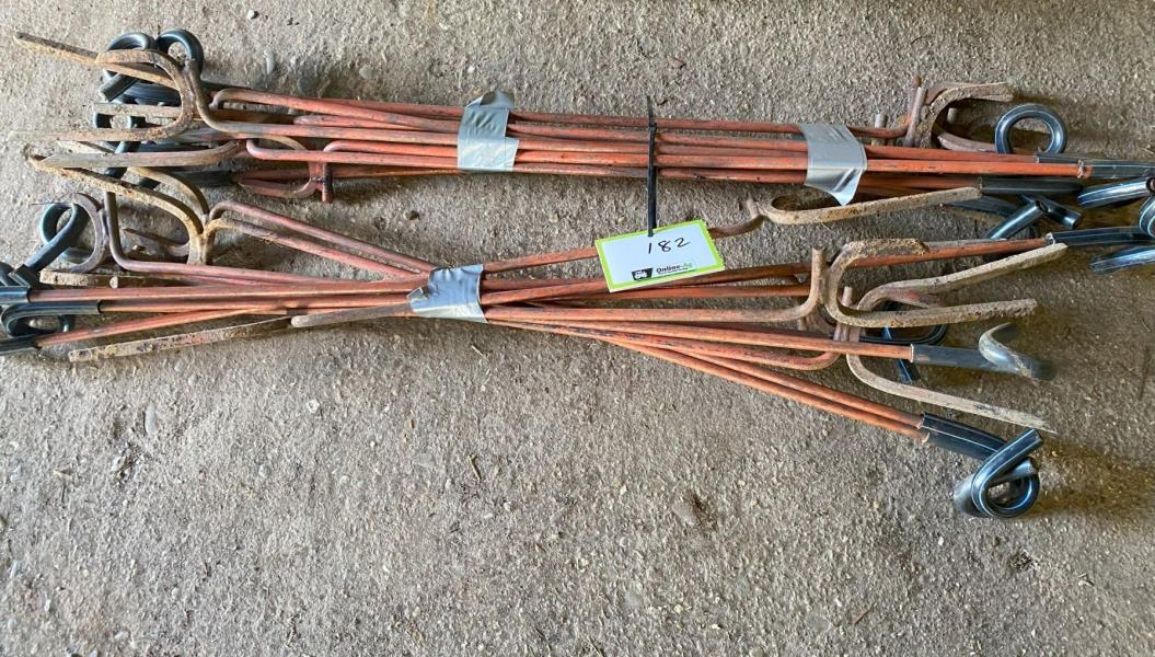Lot 182 - 20 x Pigtail posts | AuctionsPlus