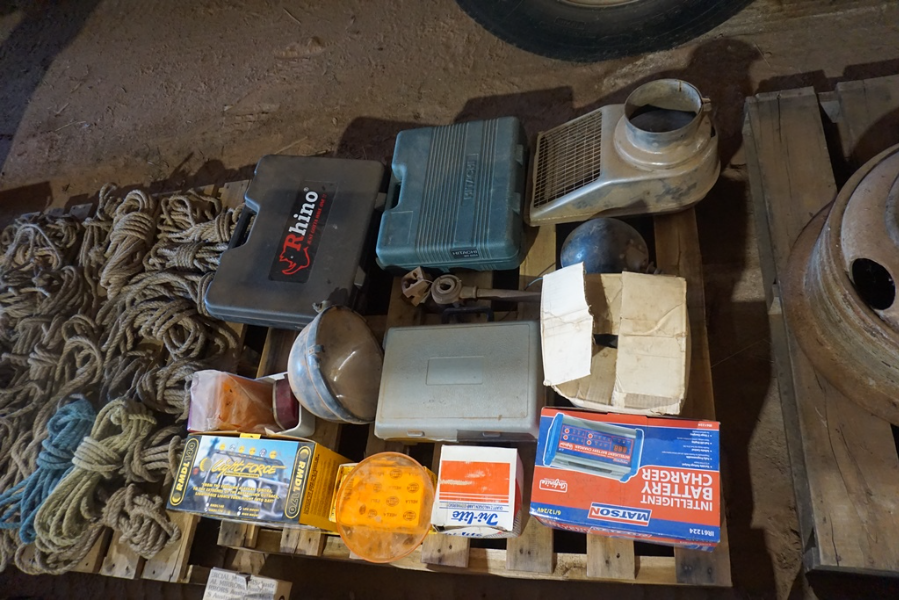 Lot 146 - Truck parts, Rhino grease gun, Hitachi electric rattle gun ...