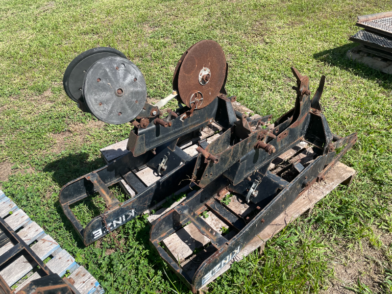 Lot 118 - Kinze unit frames for parts | AuctionsPlus