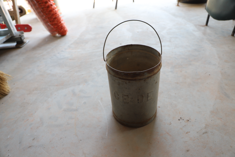 Lot 195 - Antique Pail | AuctionsPlus