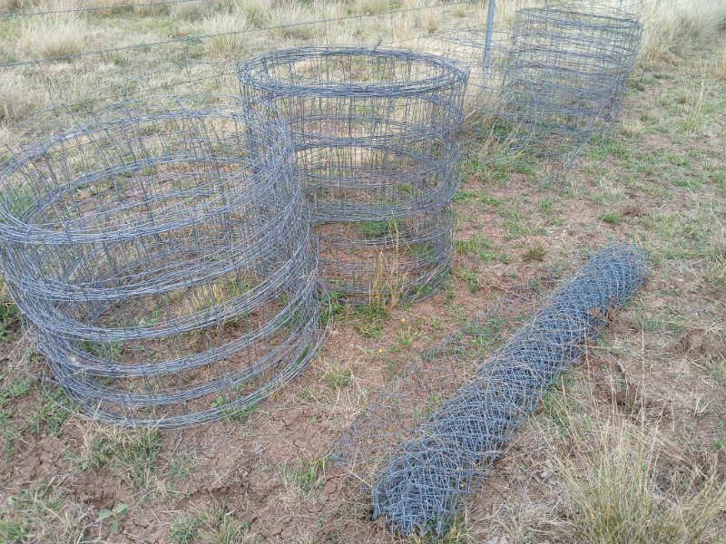 Lot 24 HINGE JOINT FENCING WIRE AuctionsPlus lot-24-hinge-joint-fencing-wire-auctionsplus