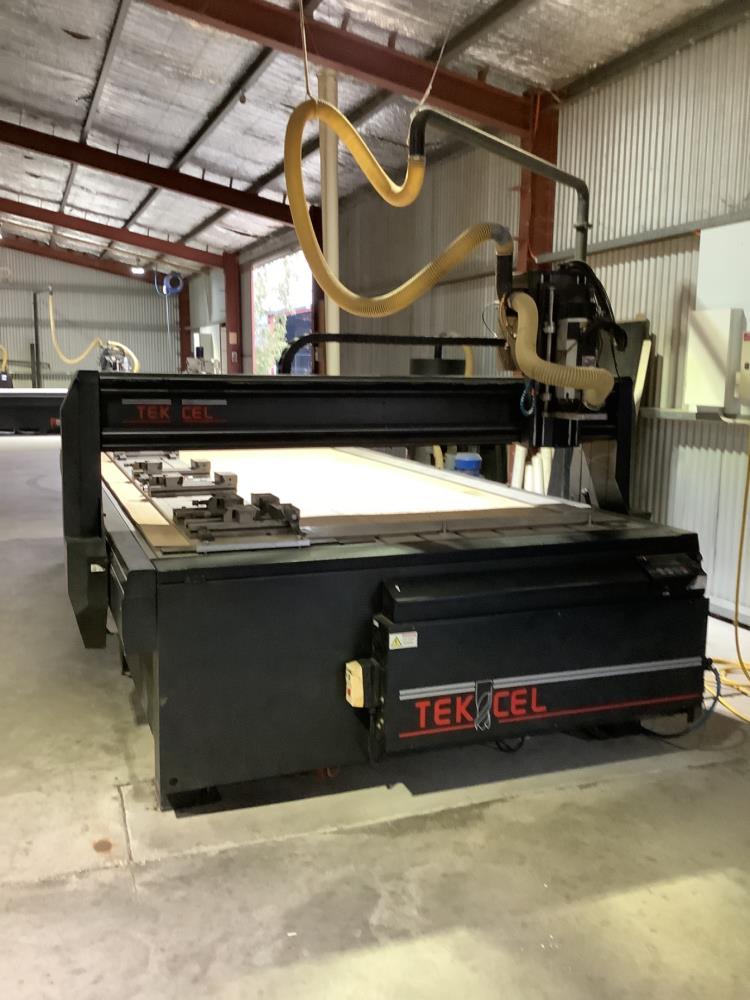 Lot 1 - TEK CELL Router 4m X 2M Table - 3 Phase Power | AuctionsPlus