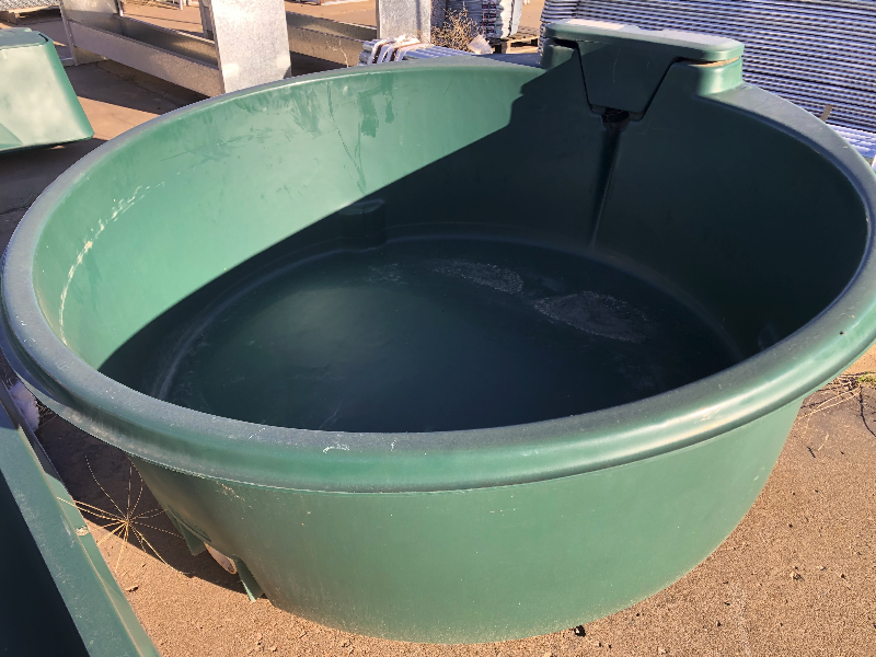 Lot 45 - Polymaster Water Trough 1200L | AuctionsPlus