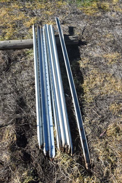 Lot 51 - 10 x Steel Posts | AuctionsPlus