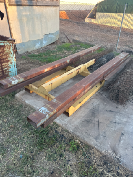 Lot 38 - Steel frame and RHS lengths | AuctionsPlus