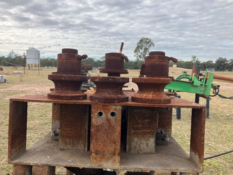 Lot 9 - RHS roller. Will roll up to 50x50x5 RHS. | AuctionsPlus