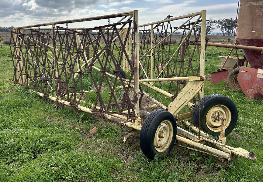 Lot 108 - 11 Leaf Folding Wing Harrows | AuctionsPlus