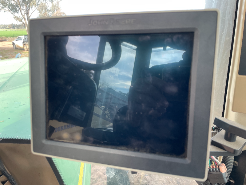 Lot 26 - John Deere 4240 Displays with Autotrac Activation | AuctionsPlus
