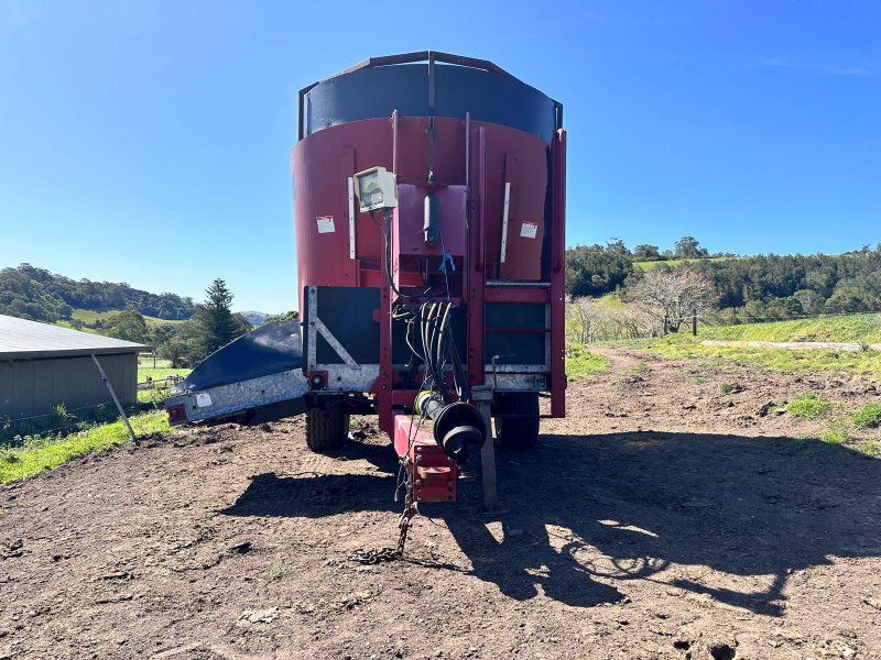 Lot 141 JAYLOR MIXER WAGON 5425 AuctionsPlus