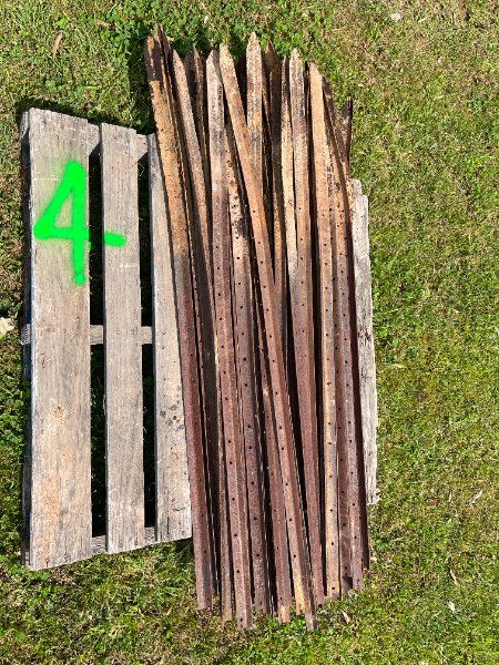 LOT 77 - STEEL POSTS x 50 | AuctionsPlus
