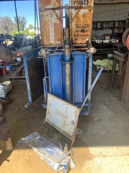 Lot 125 - LYCO WOOLPRESS | AuctionsPlus