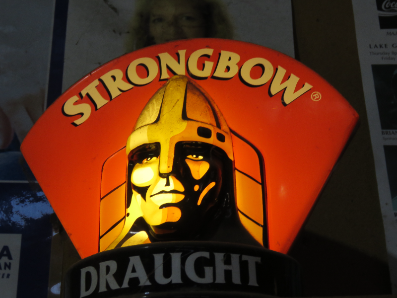 LOT 8 - STRONGBOW LIGHT - SIGN | AuctionsPlus